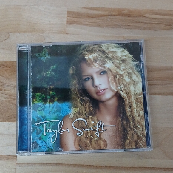 Taylor Swift 2006 Debut CD Album - Picture 1 of 7